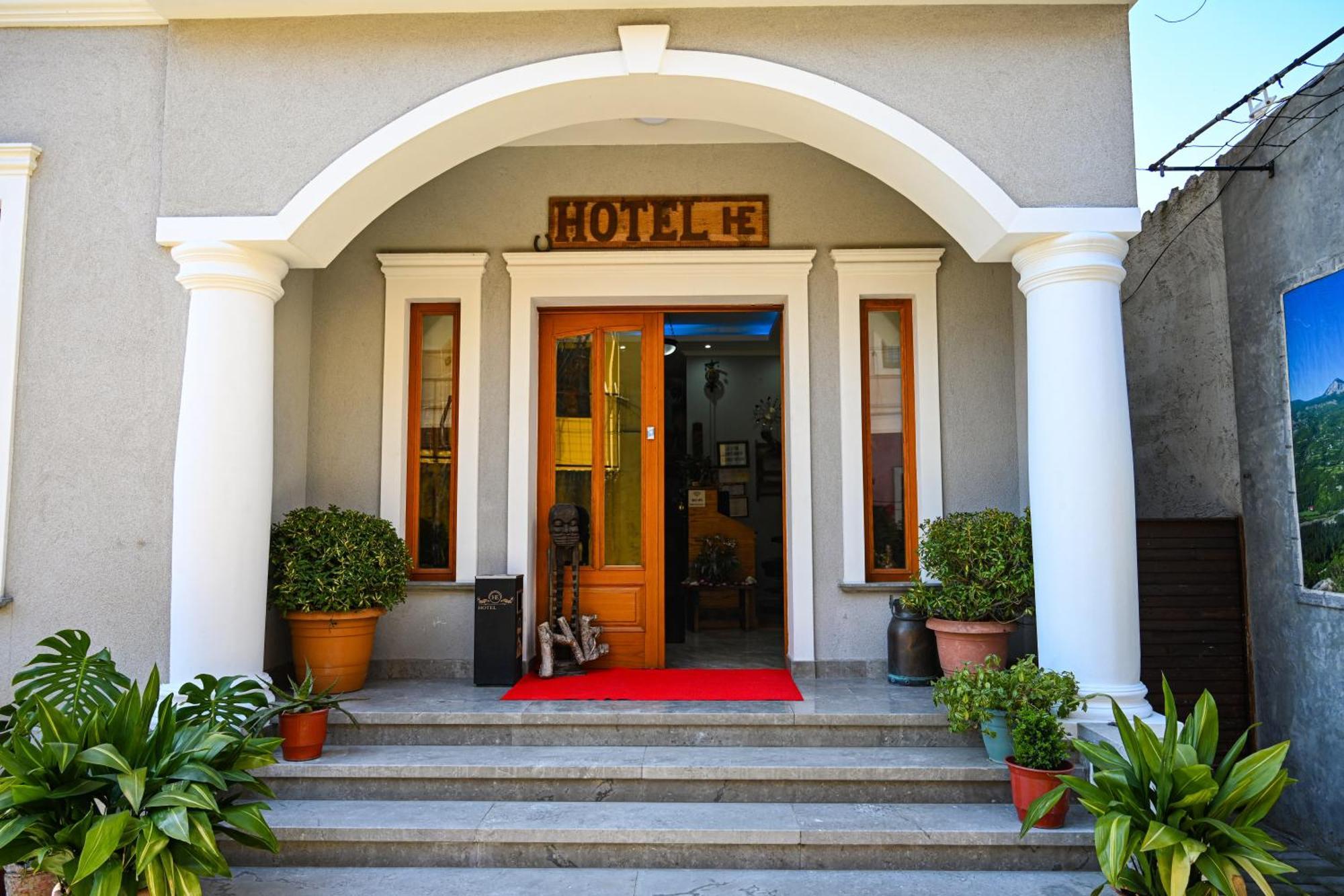Hotel Epoka Shkoder Bagian luar foto